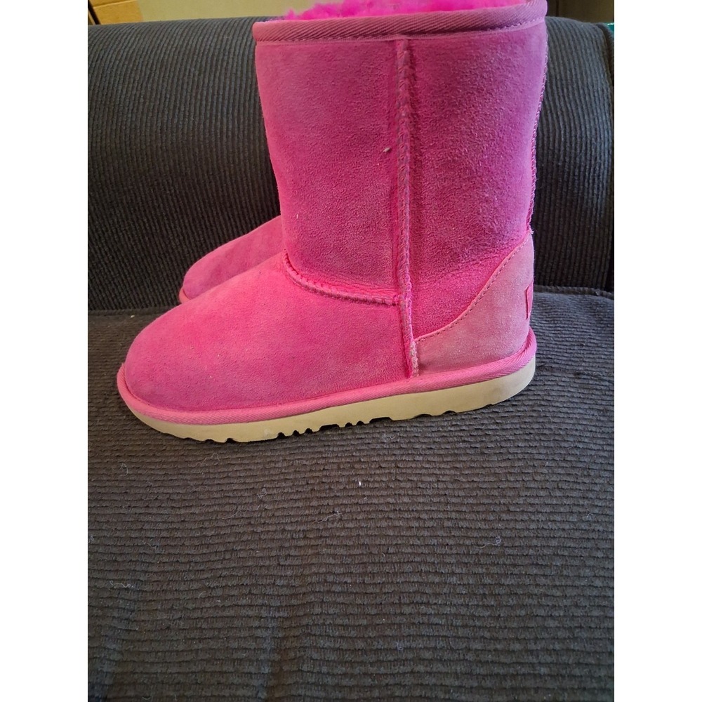 UGG Bailey bow II boots hot pink fusia‎ Size 4